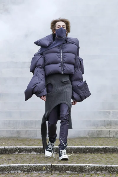 Look 18